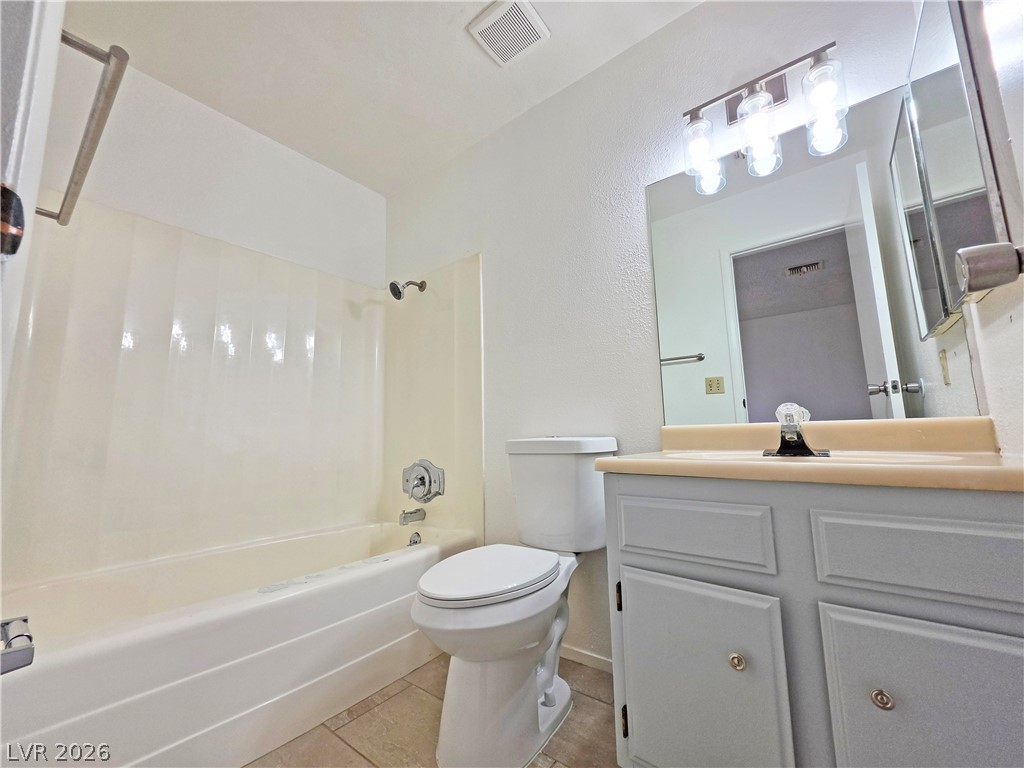 721 East Calvada Boulevard Property Photo 14