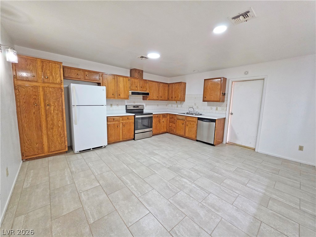 721 East Calvada Boulevard Property Photo 19