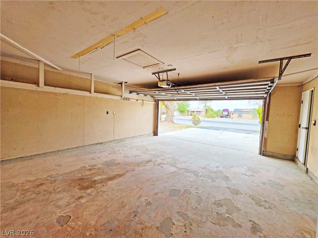 721 East Calvada Boulevard Property Photo 25