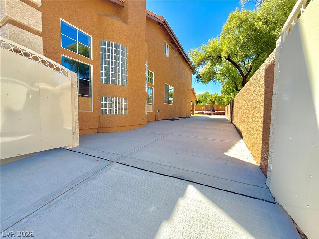 4025 Antique Sterling Court Property Photo 10