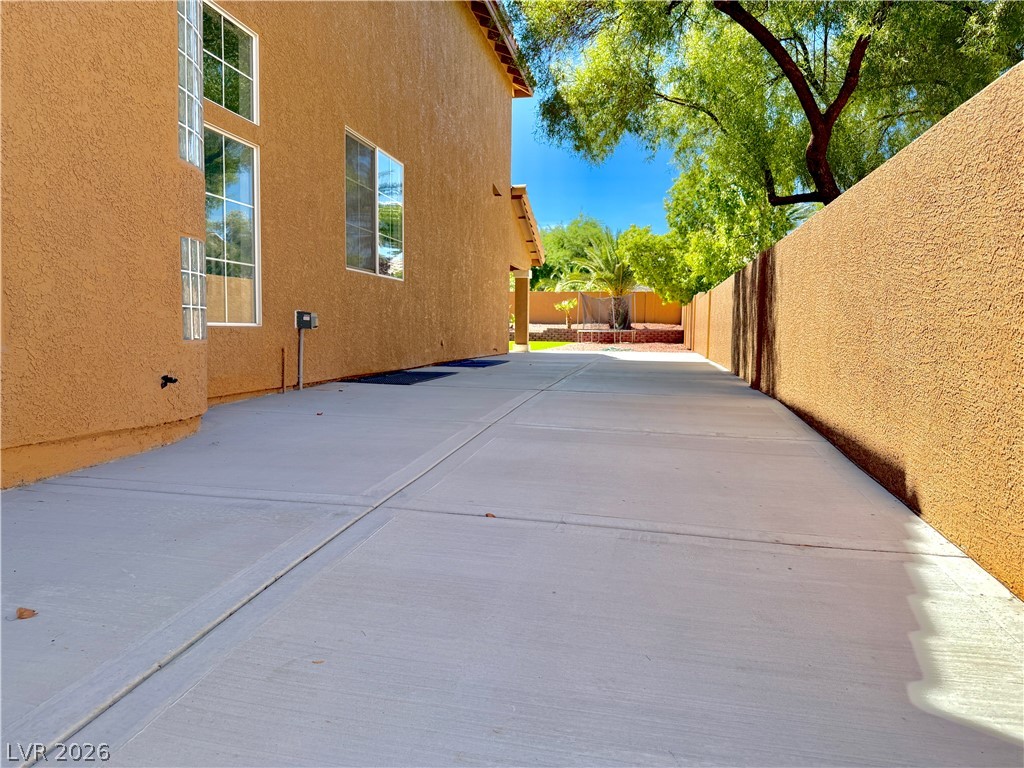 4025 Antique Sterling Court Property Photo 11