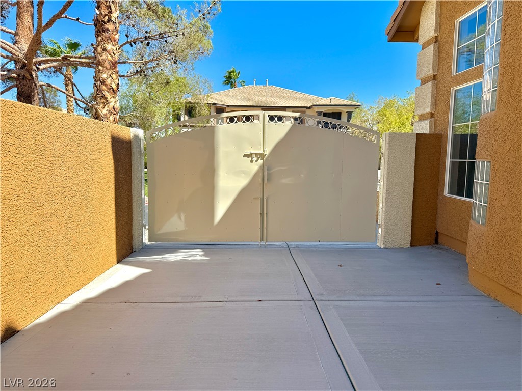 4025 Antique Sterling Court Property Photo 13