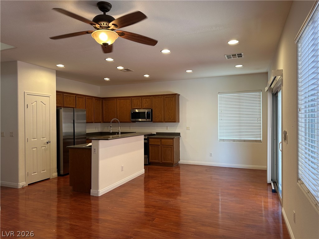 9761 Plane Tree Court Property Photo 4