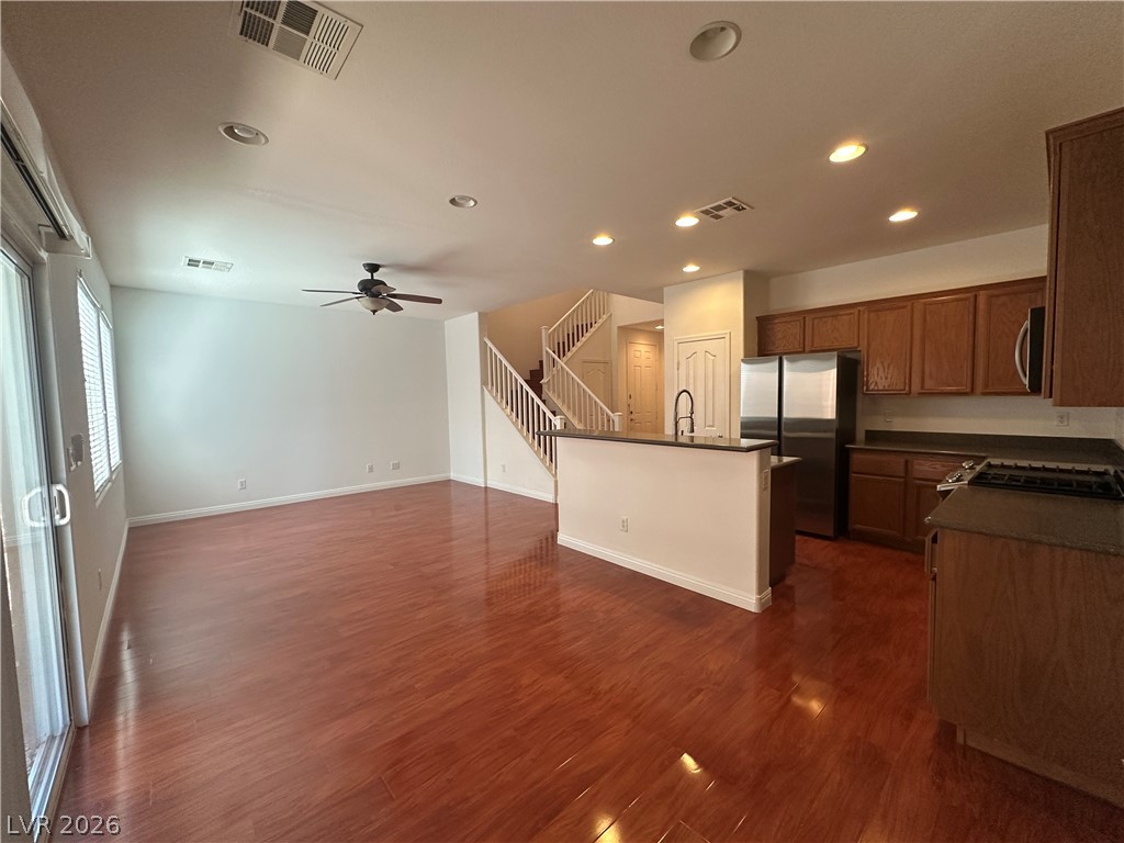 9761 Plane Tree Court Property Photo 5