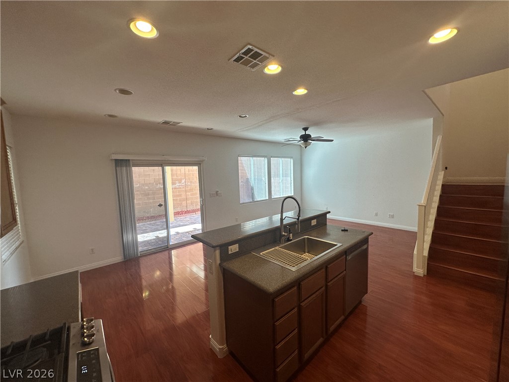 9761 Plane Tree Court Property Photo 8