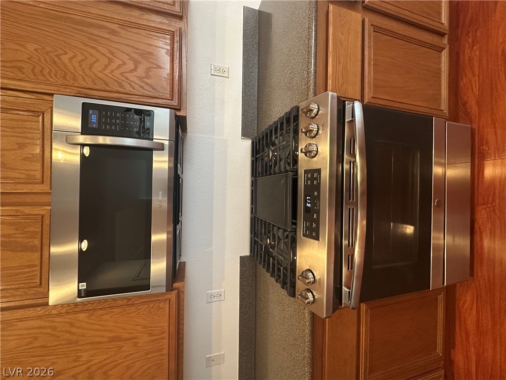 9761 Plane Tree Court Property Photo 9