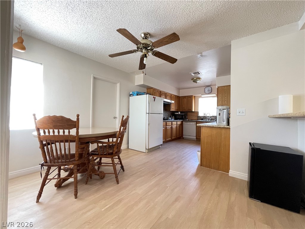 2613 Arenas Street Property Photo 6