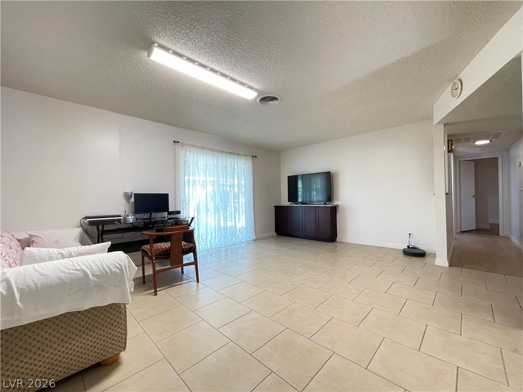 2613 Arenas Street Property Photo 9