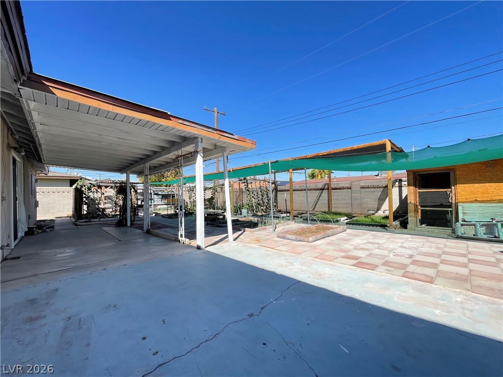 2613 Arenas Street Property Photo 28