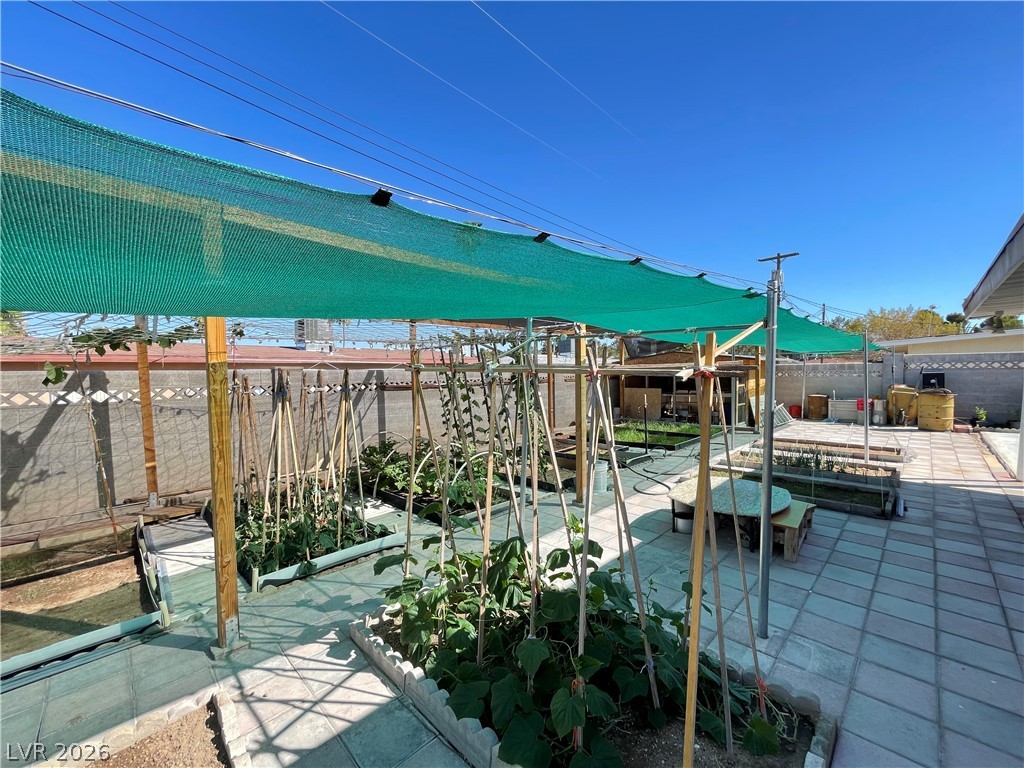 2613 Arenas Street Property Photo 31
