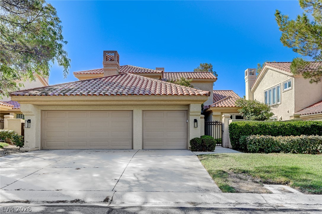 8121 Castle Pines Avenue Property Photo 4
