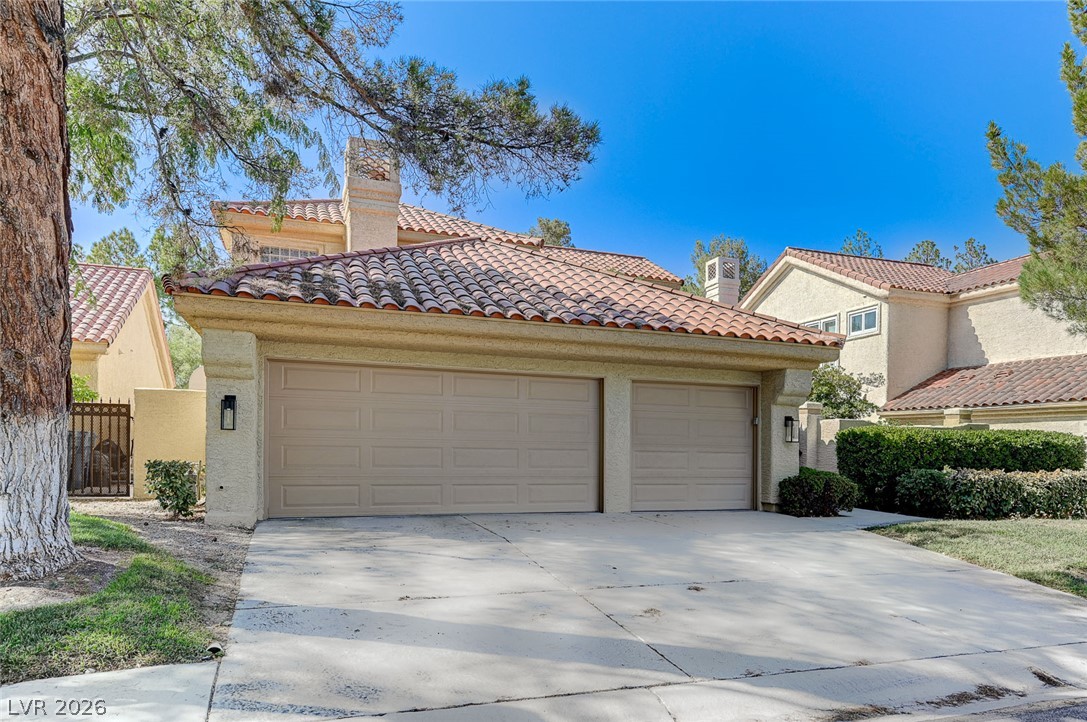 8121 Castle Pines Avenue Property Photo 5