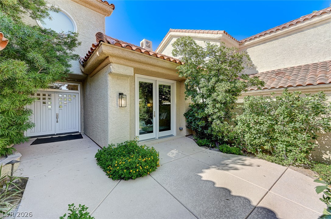 8121 Castle Pines Avenue Property Photo 7