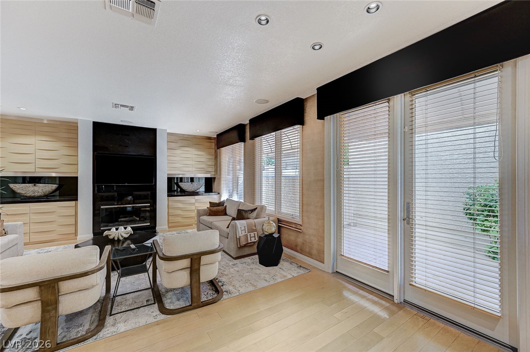 8121 Castle Pines Avenue Property Photo 25