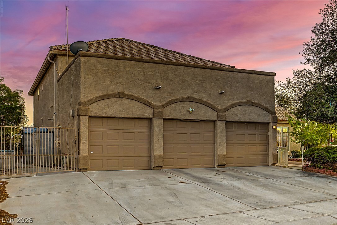 7741 Crenshaw Way Property Photo 2