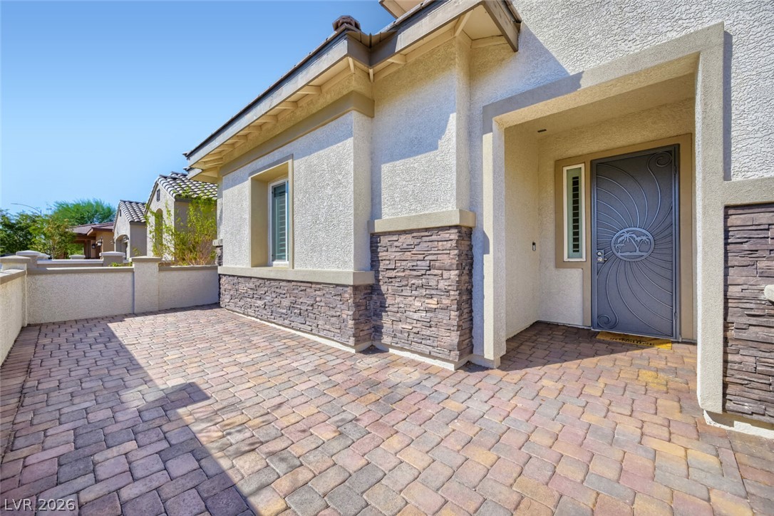 617 Comodo Street Property Photo 3