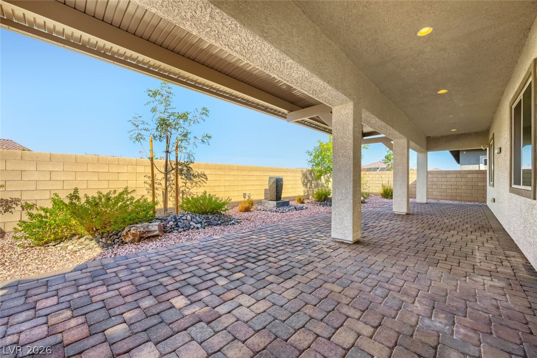 617 Comodo Street Property Photo 25