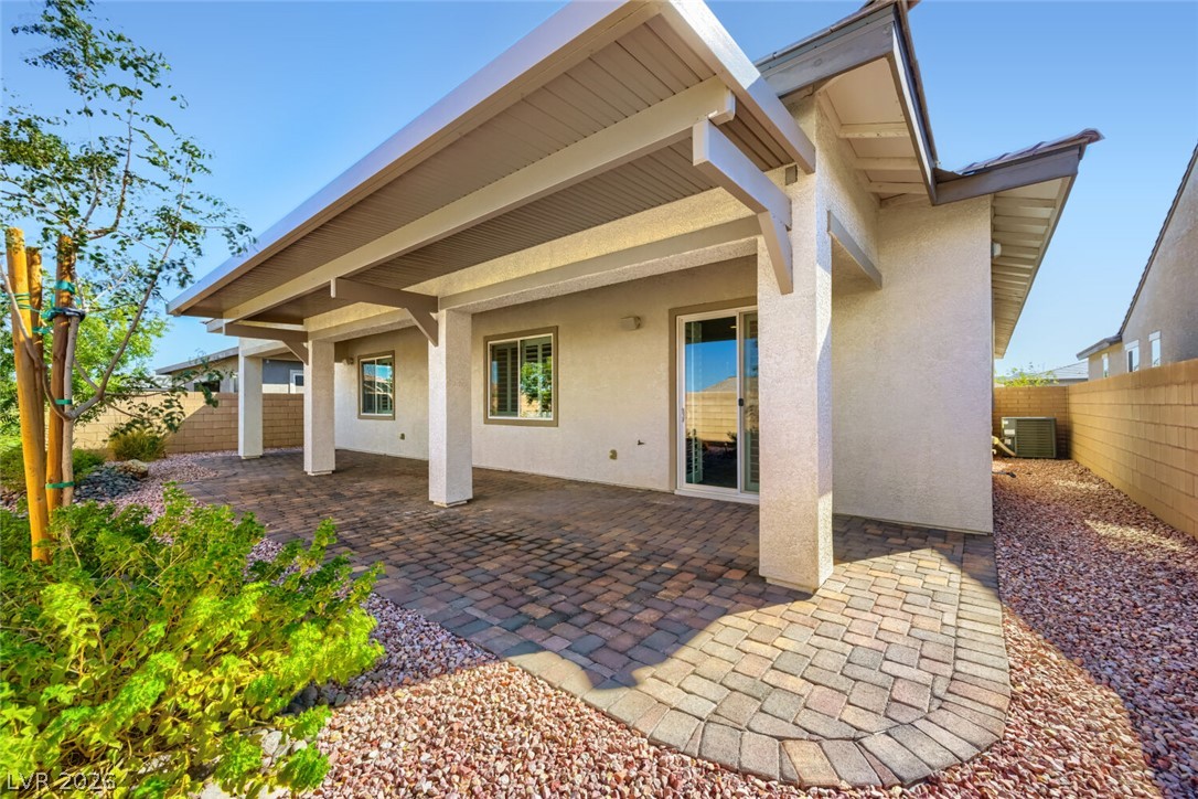 617 Comodo Street Property Photo 26