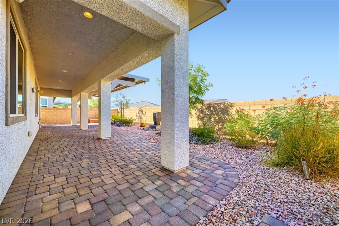 617 Comodo Street Property Photo 27