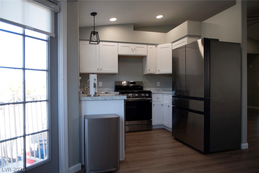 7568 Durham Hall Avenue 201 Property Photo 6