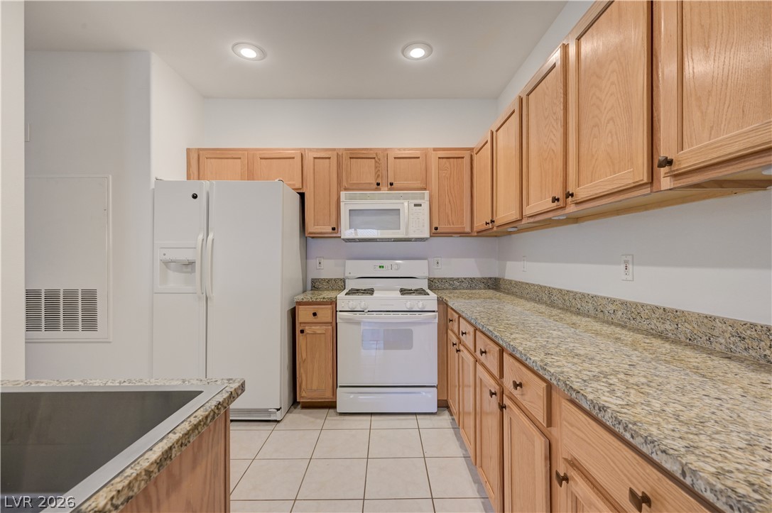 2050 West Warm Springs Road 1323 Property Photo 8