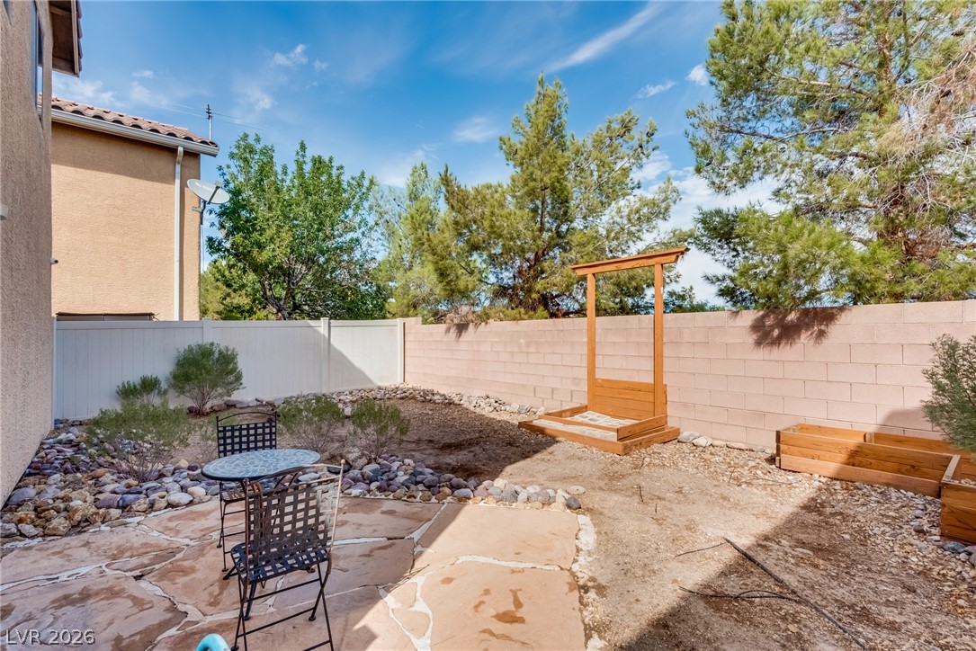 5280 Judkins Drive Property Photo 4