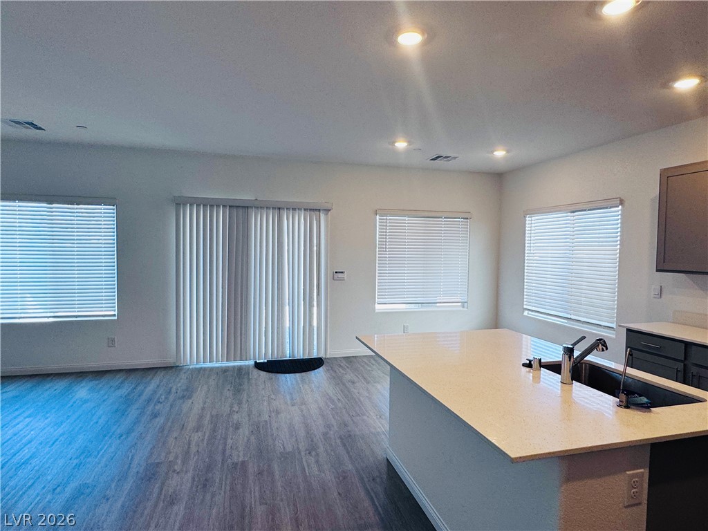 1083 Saffron Toucan Lane Property Photo 4