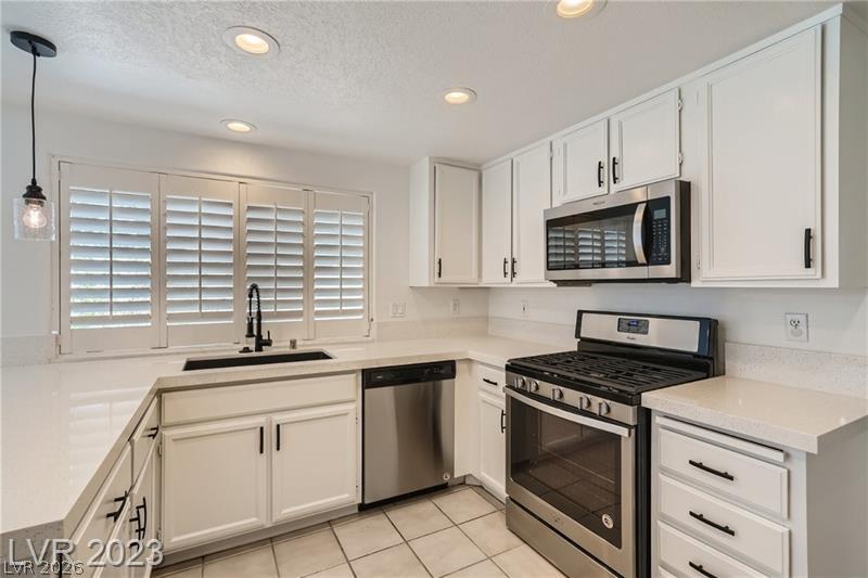7604 Botany Bay Drive Property Photo 4