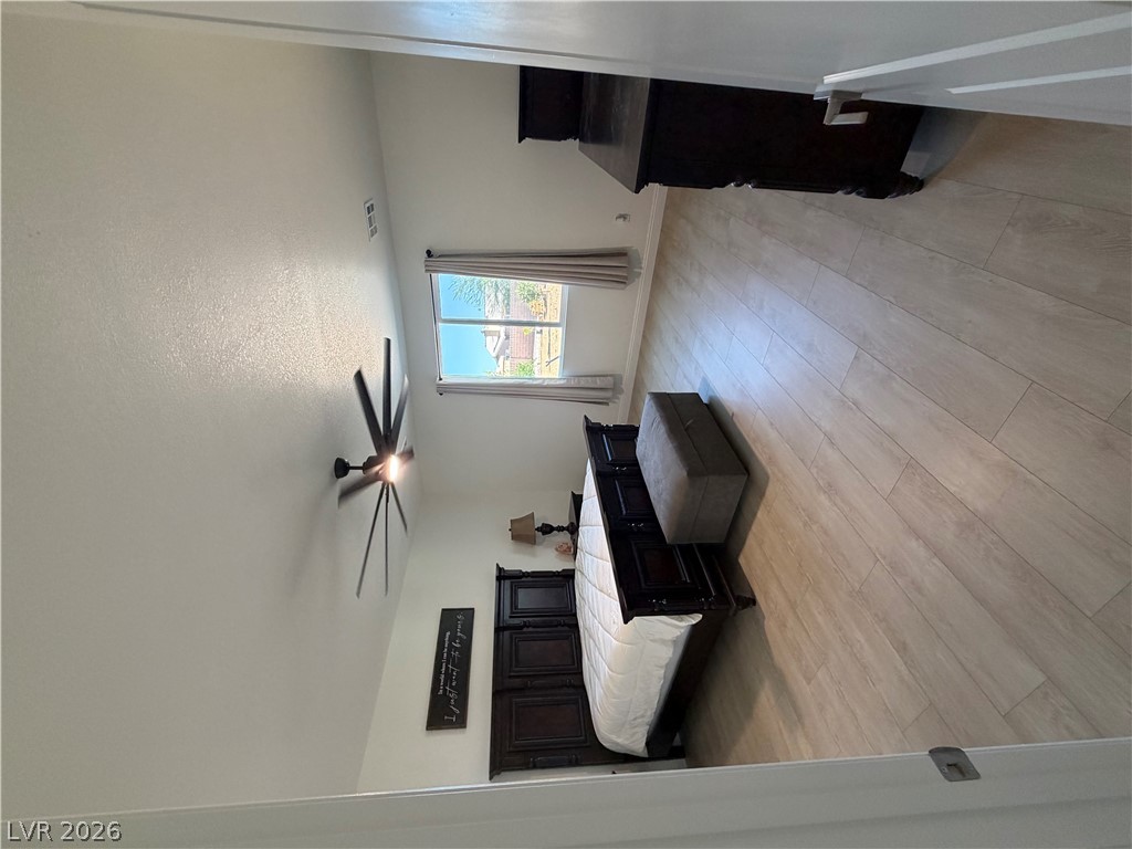 2818369 Property Photo 3