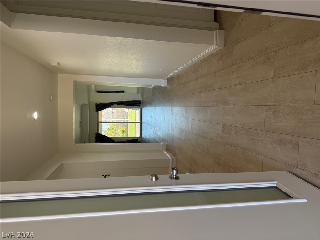 2818369 Property Photo 9