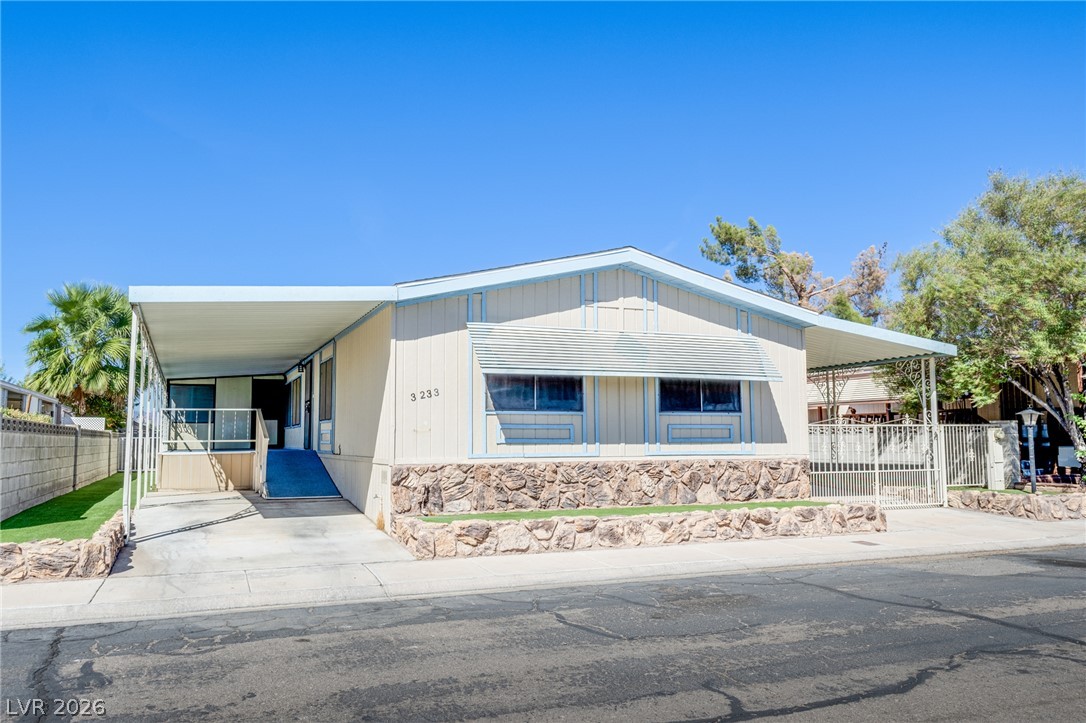 3233 Tularosa Lane Property Photo 1