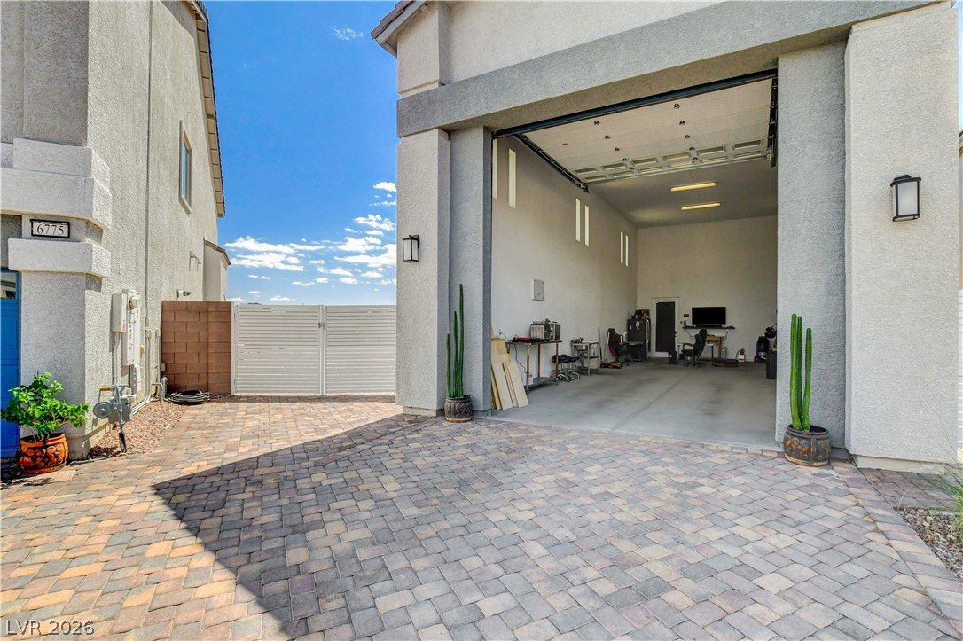 6775 Stella Rosa Court Property Photo 2