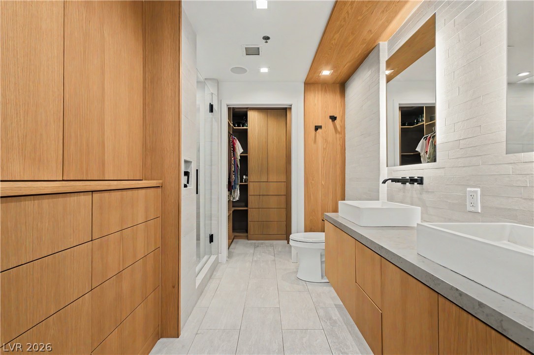 150 Las Vegas Boulevard 2015 Property Photo 32