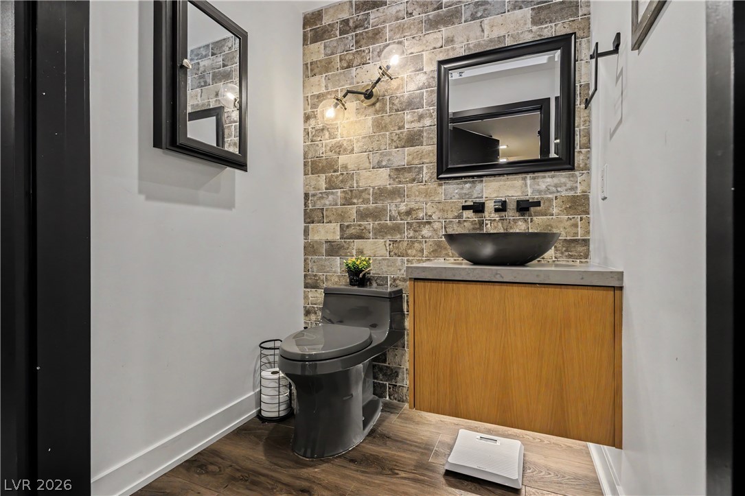 150 Las Vegas Boulevard 2015 Property Photo 44