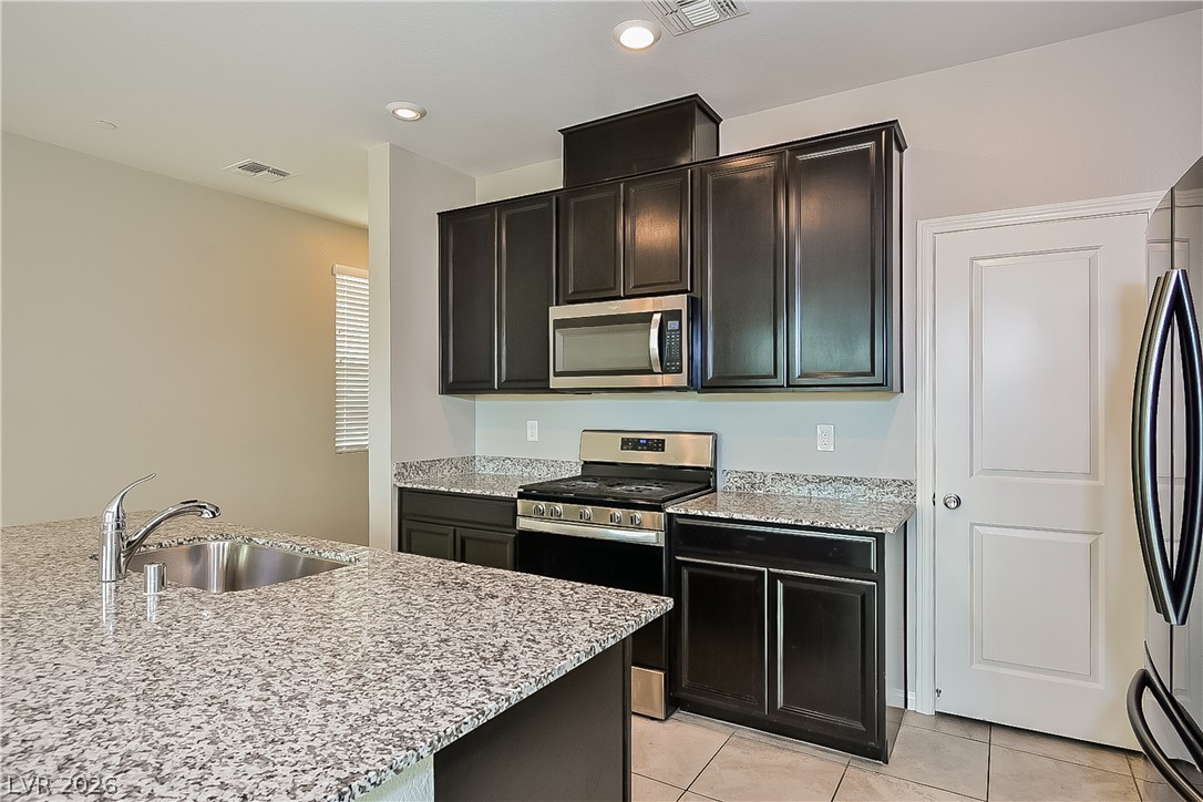 1630 Crisp Pear Court Property Photo 3