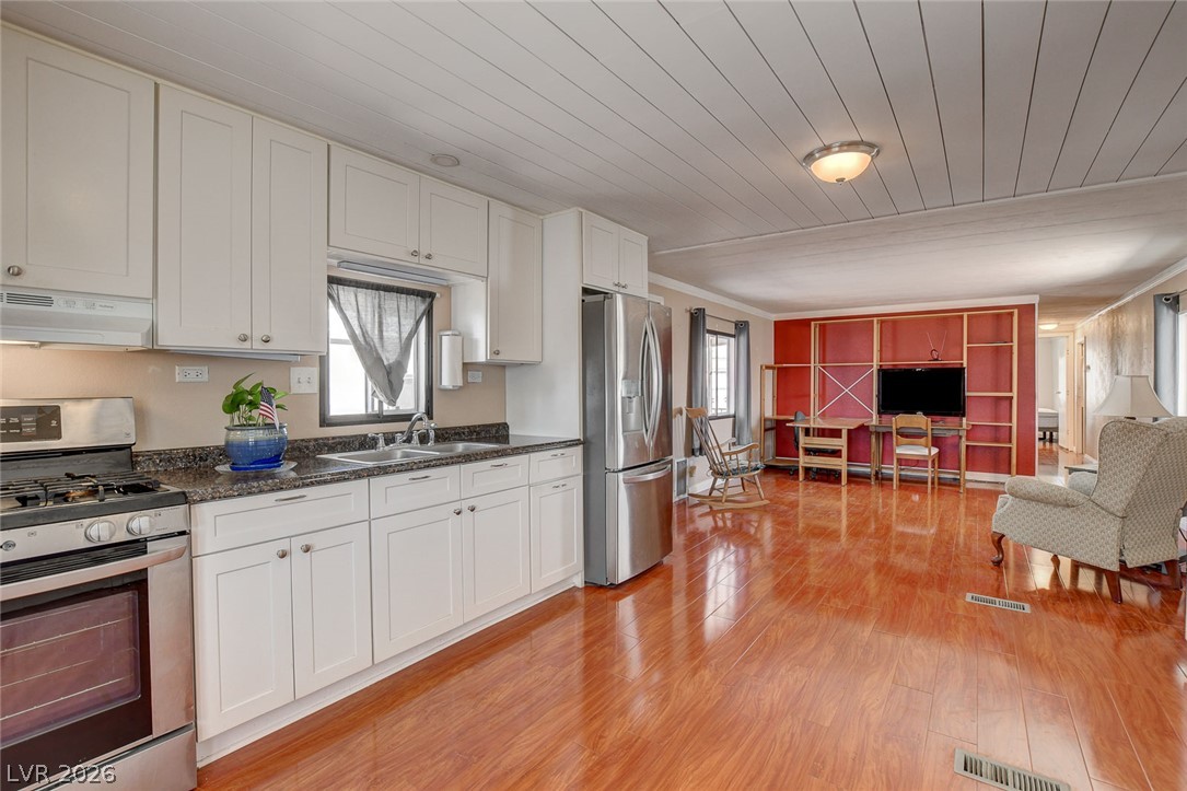 3472 Katmai Drive Property Photo 15