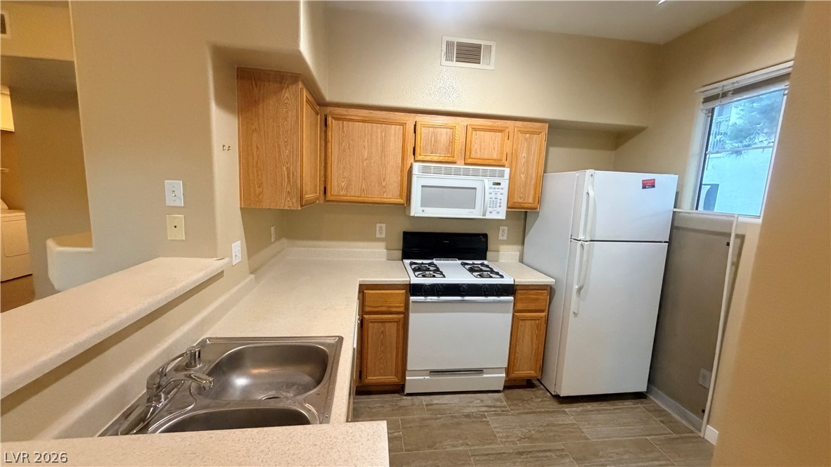 9050 West Warm Springs Road 1081 Property Photo 10