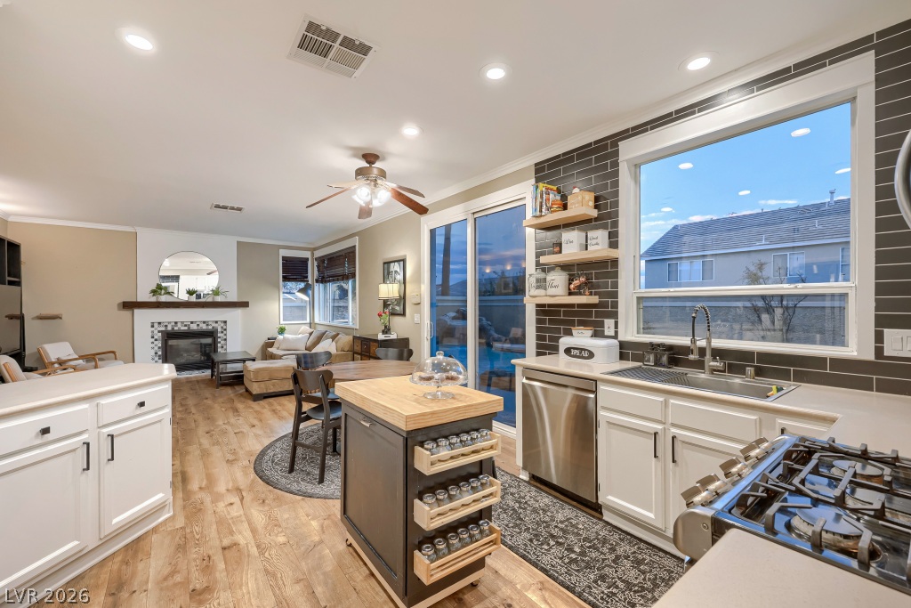 9739 Tumble Lake Court Property Photo 15