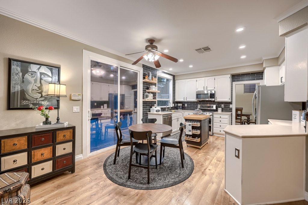 9739 Tumble Lake Court Property Photo 18
