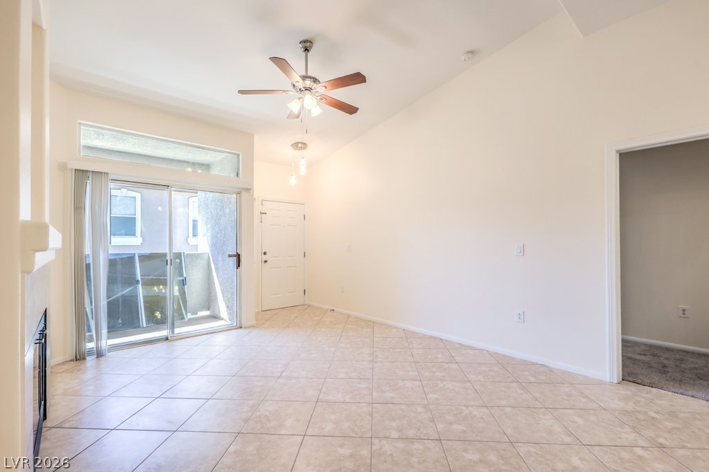 2305 West Horizon Ridge Parkway 1721 Property Photo 9