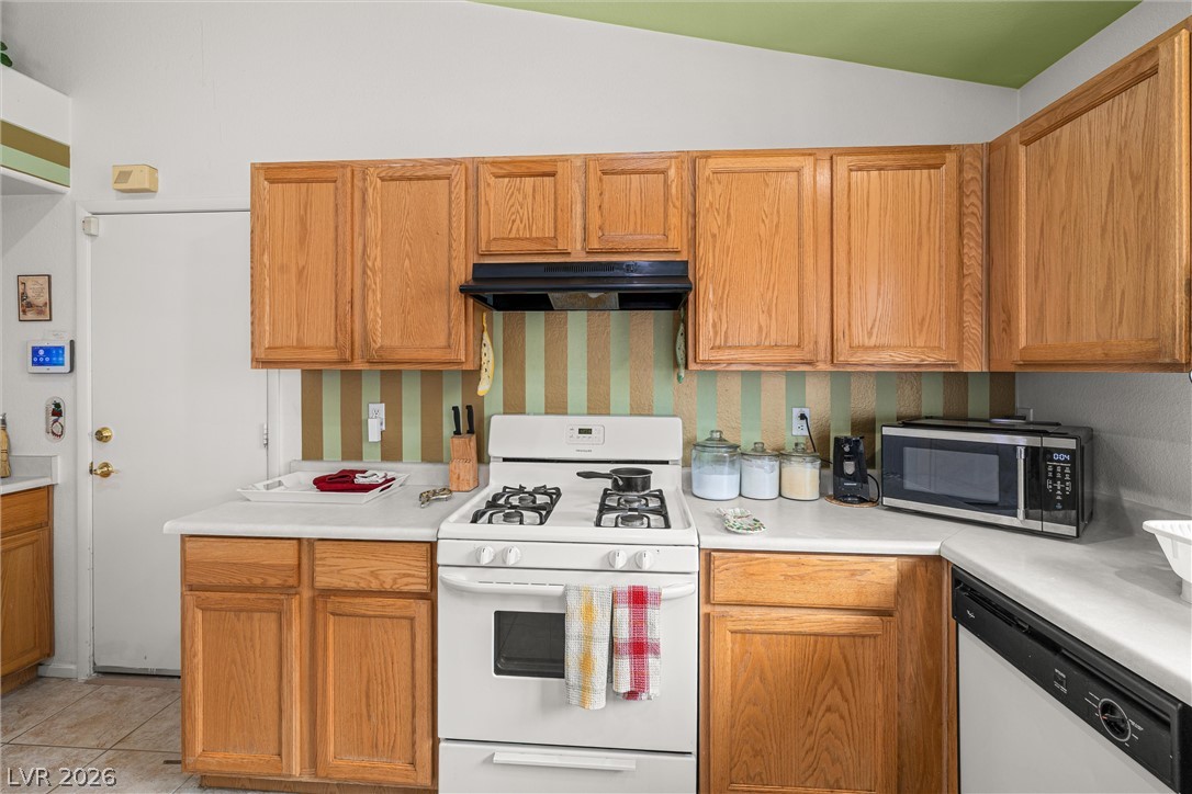 7857 West Delhi Avenue Property Photo 8