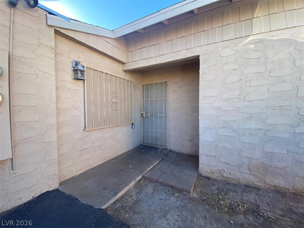 5215 Gray Lane B Property Photo 1