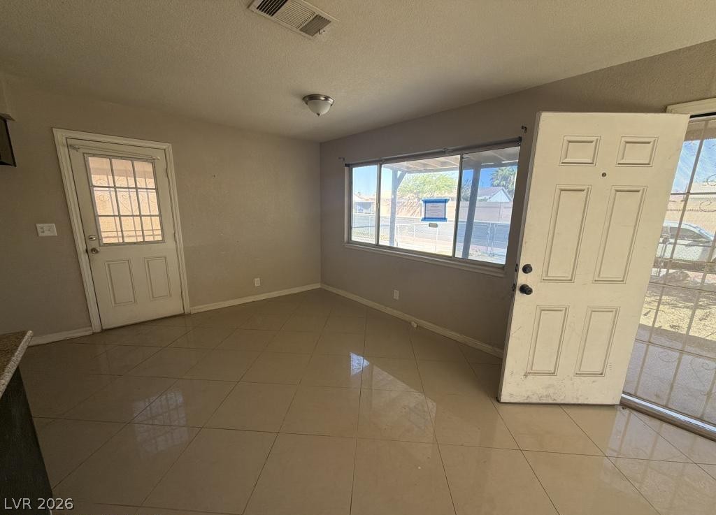851 West Carey Avenue Property Photo 9