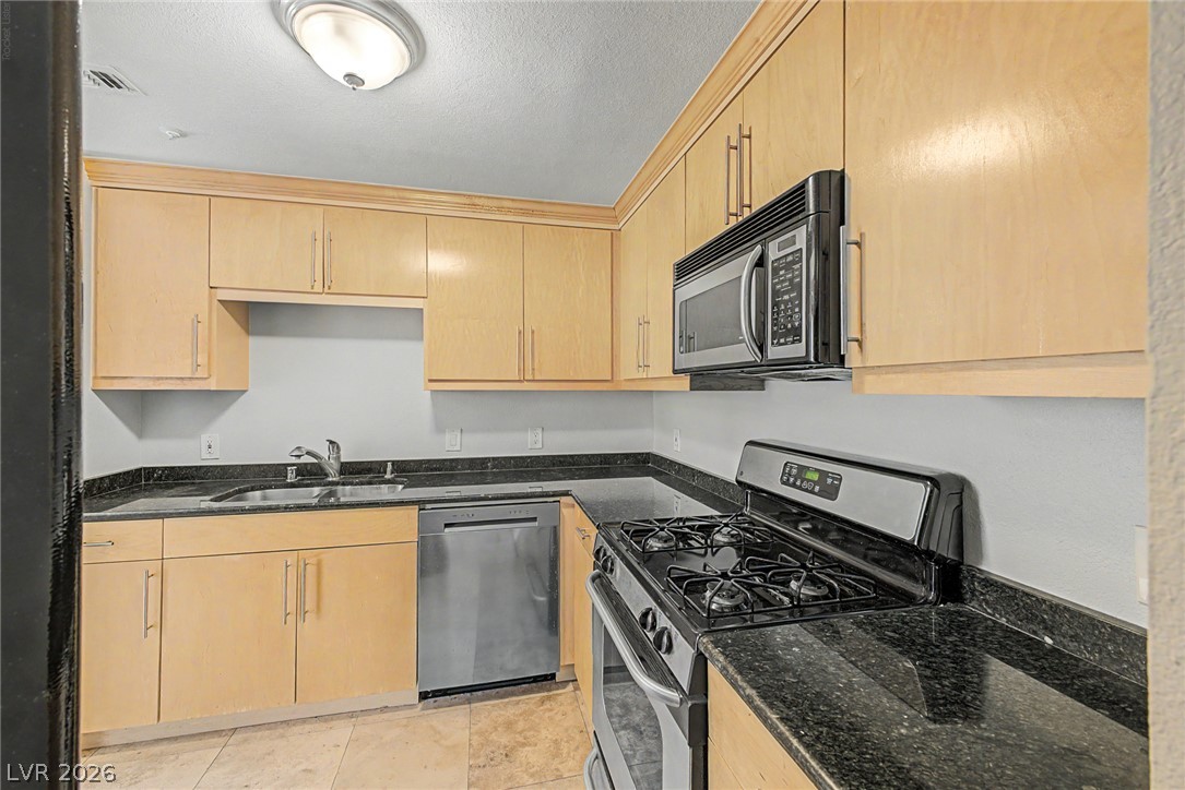 260 East Flamingo Road 220 Property Photo 13