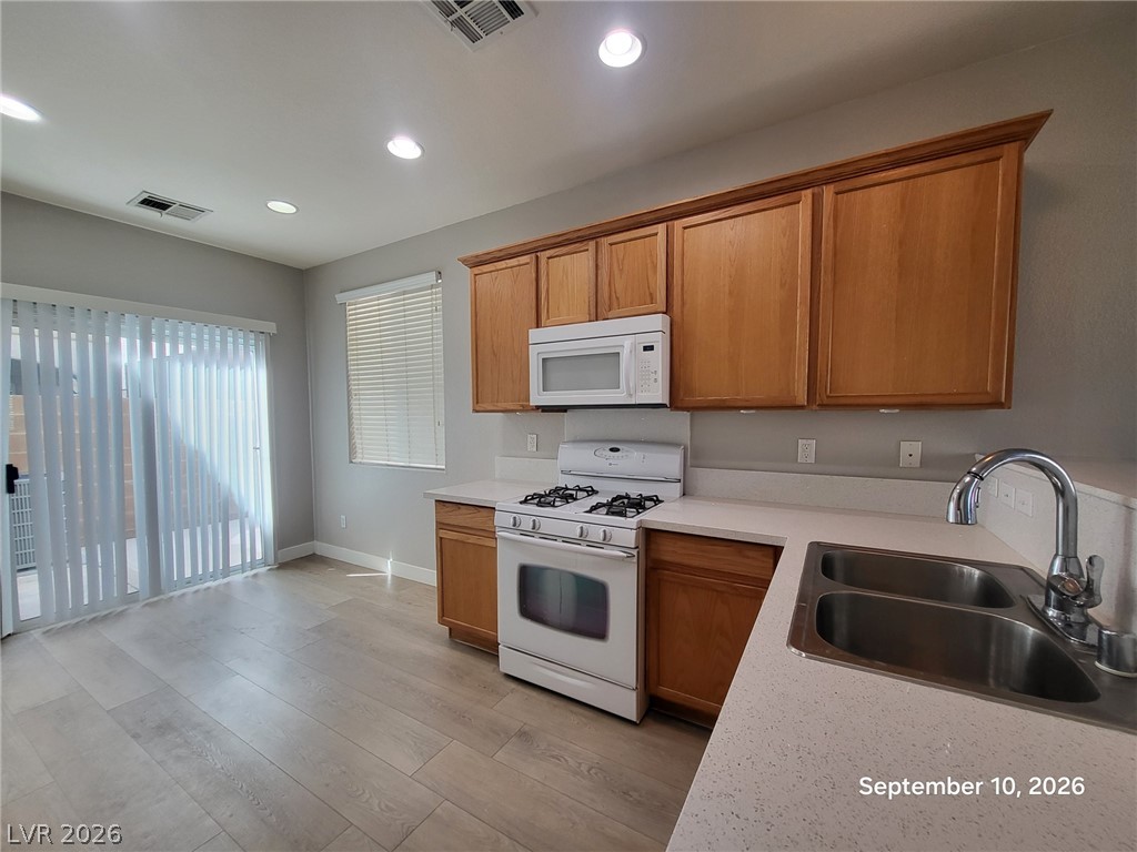 4095 Sparrow Rock Street Property Photo 6