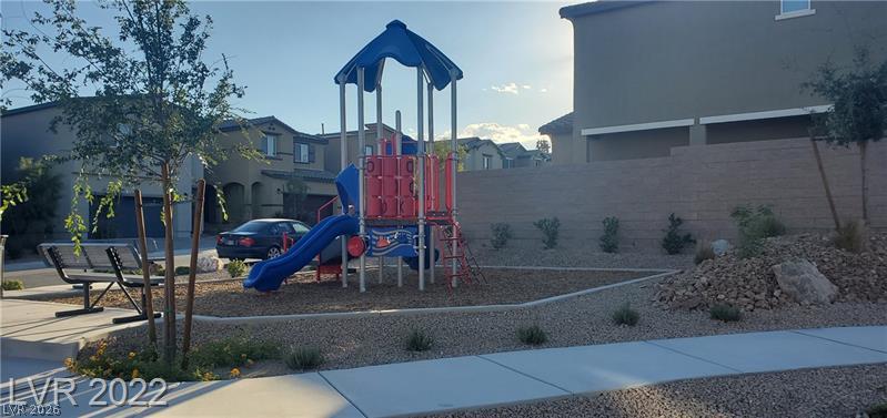 5228 Sunstone Mesa Drive Property Photo 3
