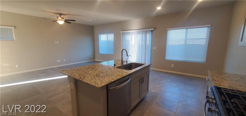 5228 Sunstone Mesa Drive Property Photo 5
