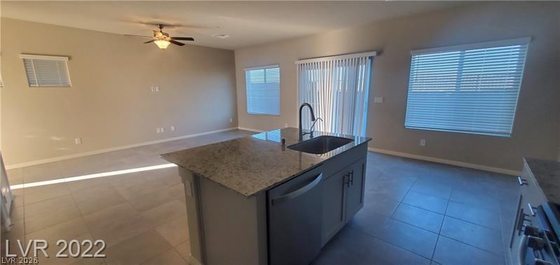 5228 Sunstone Mesa Drive Property Photo 6