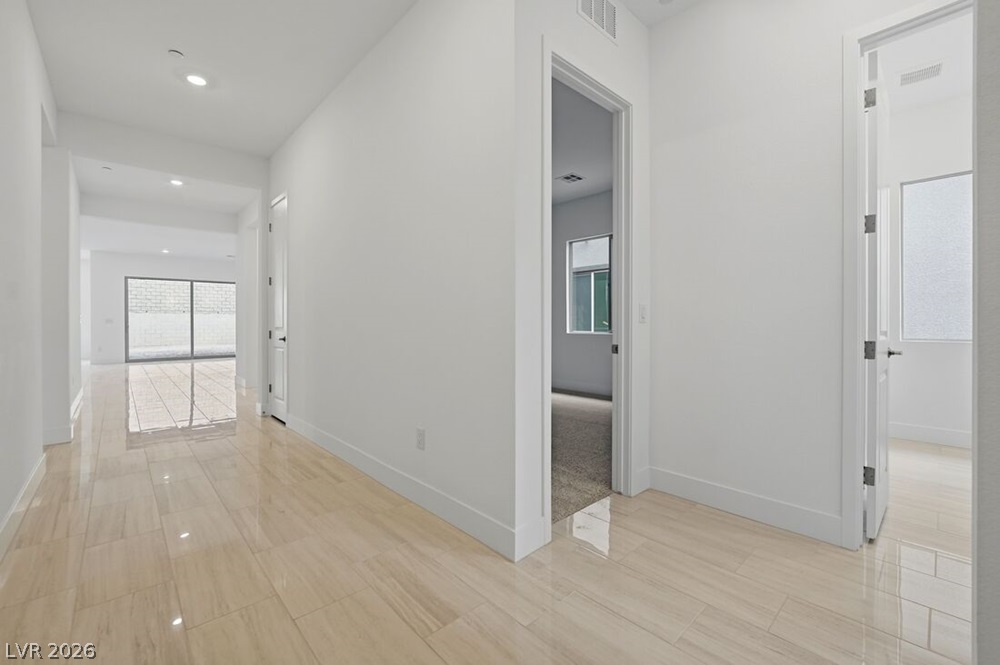 372 Tigullio Avenue Property Photo 11