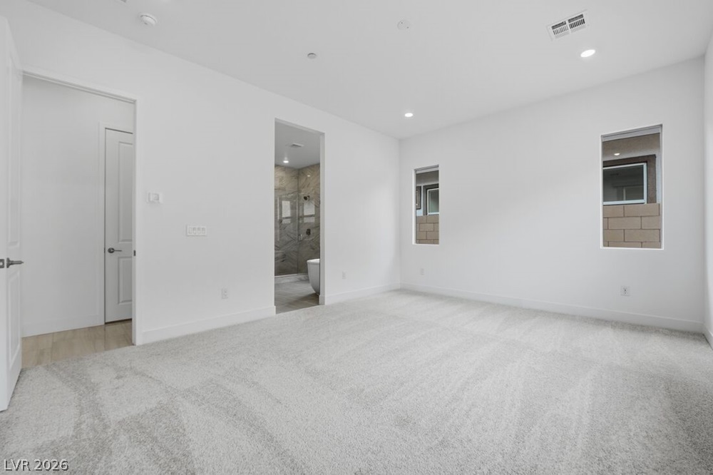 372 Tigullio Avenue Property Photo 12